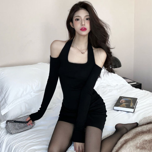 一字肩性感包臀裙挂脖露肩连衣裙