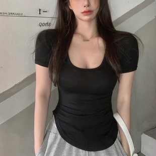 黑色短款 设计感小众弧形下摆U领正肩t恤女短袖 纯欲别致绝美小上衣