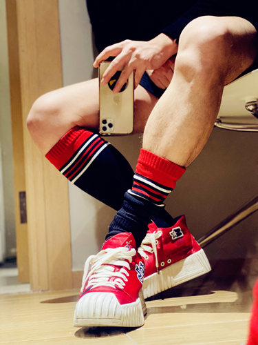 锦纶条纹运动风耐穿吸汗黑色长袜