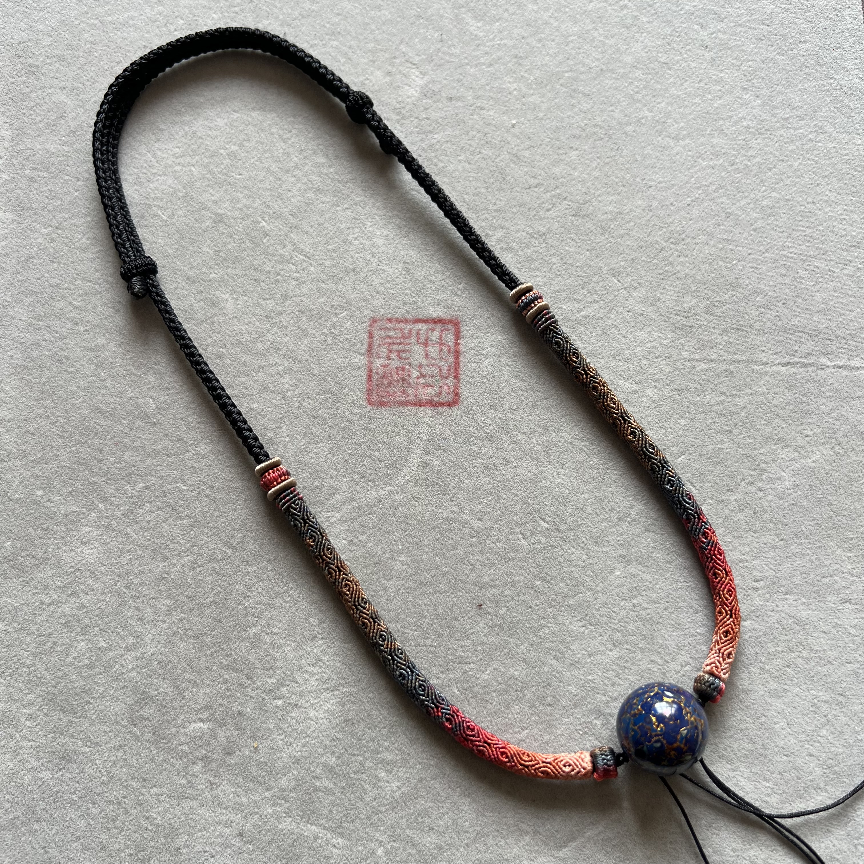 传统手工编制八股编单侧桃花连接平安牌配饰坠子生肖吊坠饰品时尚