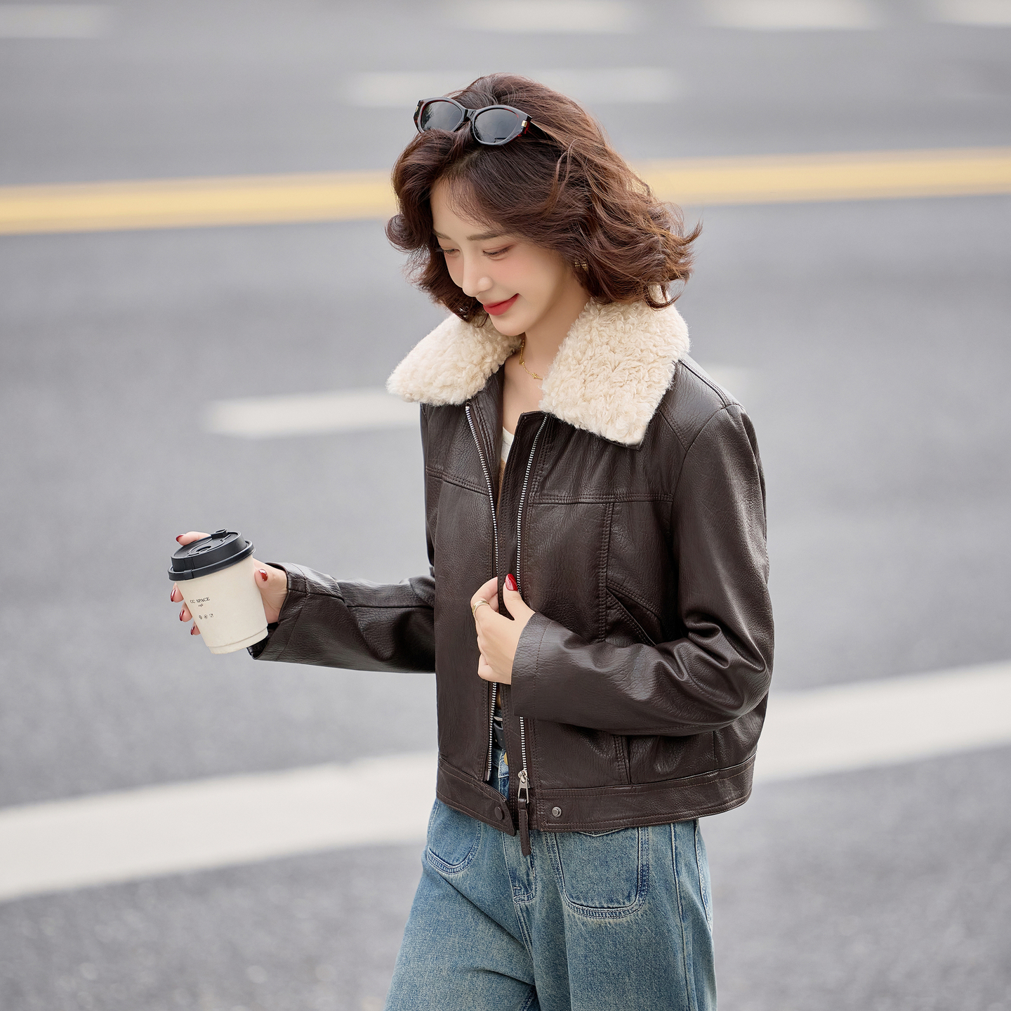 时尚羊羔毛翻领皮衣加绒加厚外套女2025秋冬新款洋气修身显瘦棉服