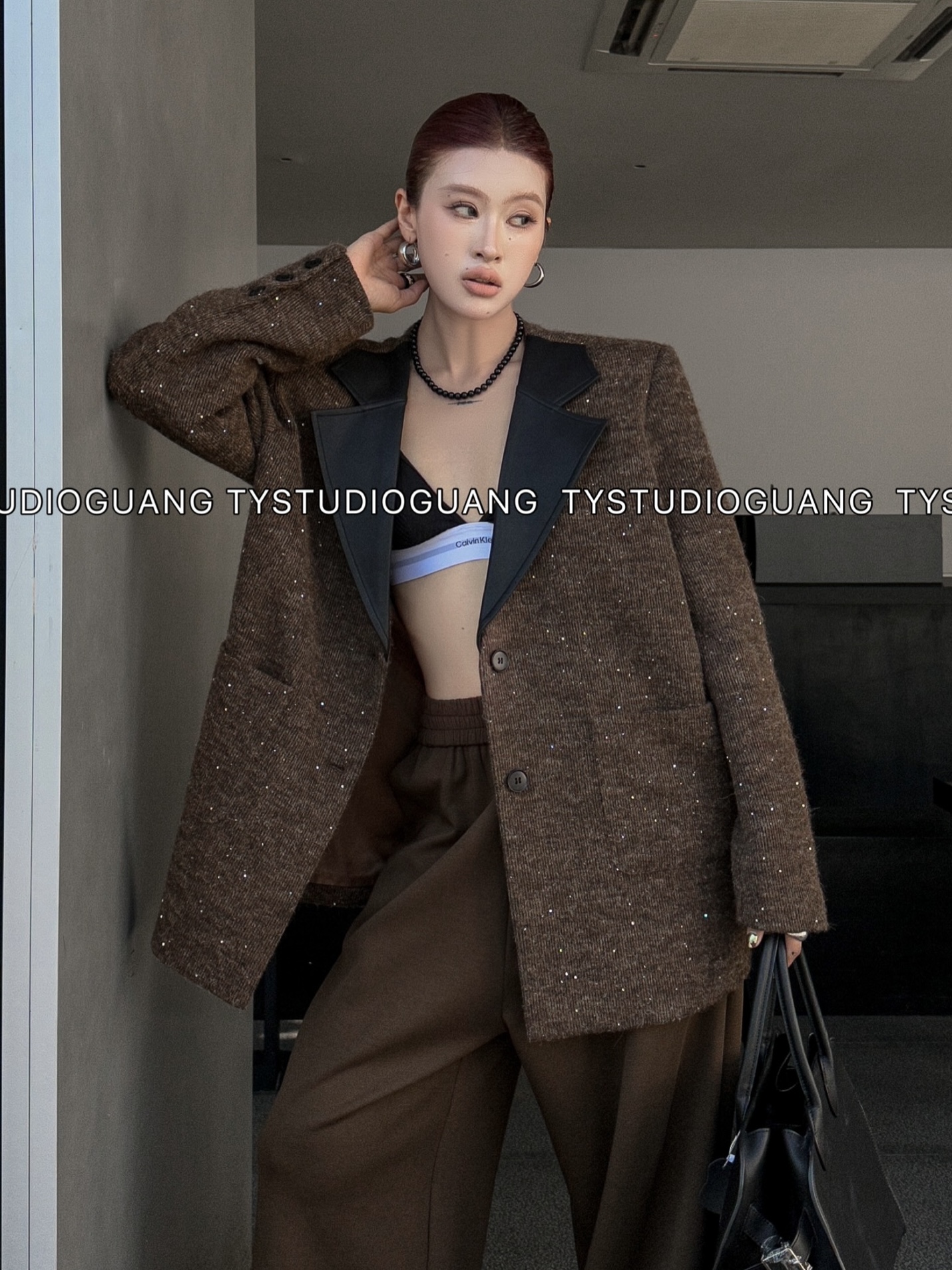 高级感亮闪西装外套女2025秋冬新款宽松显瘦拼皮设计感小西服上衣