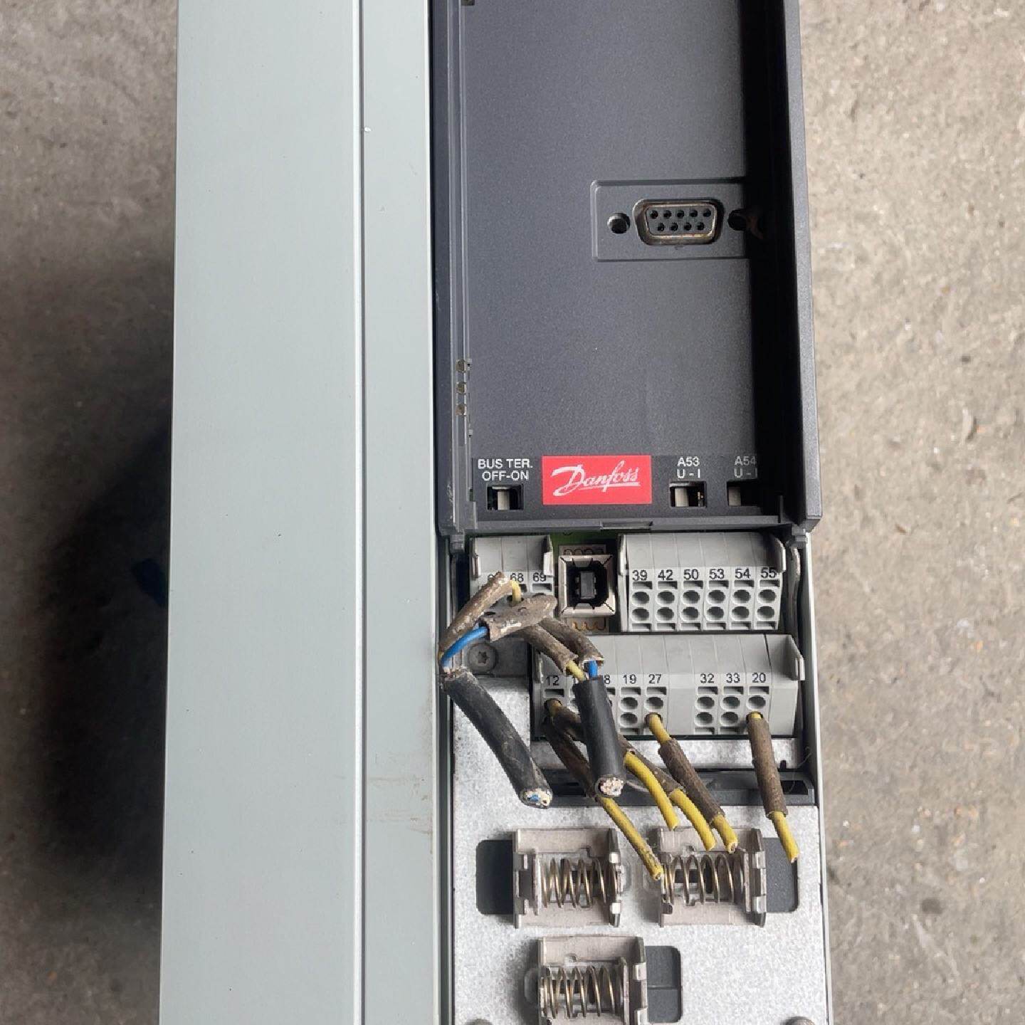 询丹弗斯变频器FC301380v7.5kw