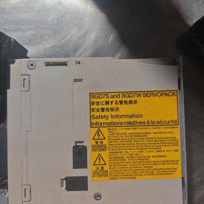 议价Yaskawa Servo Driver Sgd7s5R5a00a002 Original Disassembl