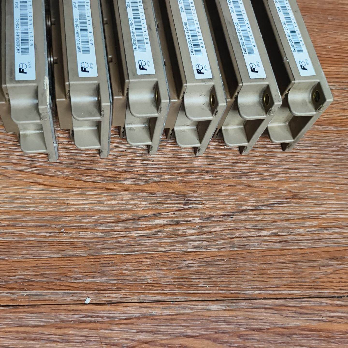 富士IGBT模块 2MBI200U4H-120-50,原装拆--议价商品