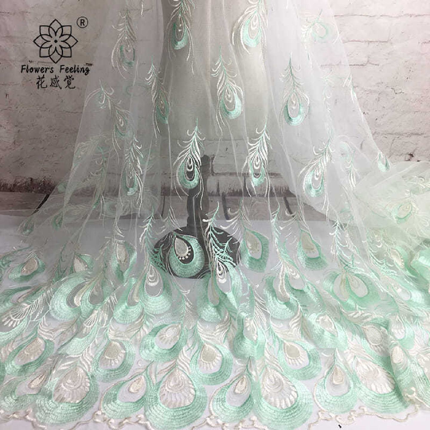 新品精致孔雀刺绣蕾丝裙摆水溶花边时尚服装蕾丝经典汉服流行面料