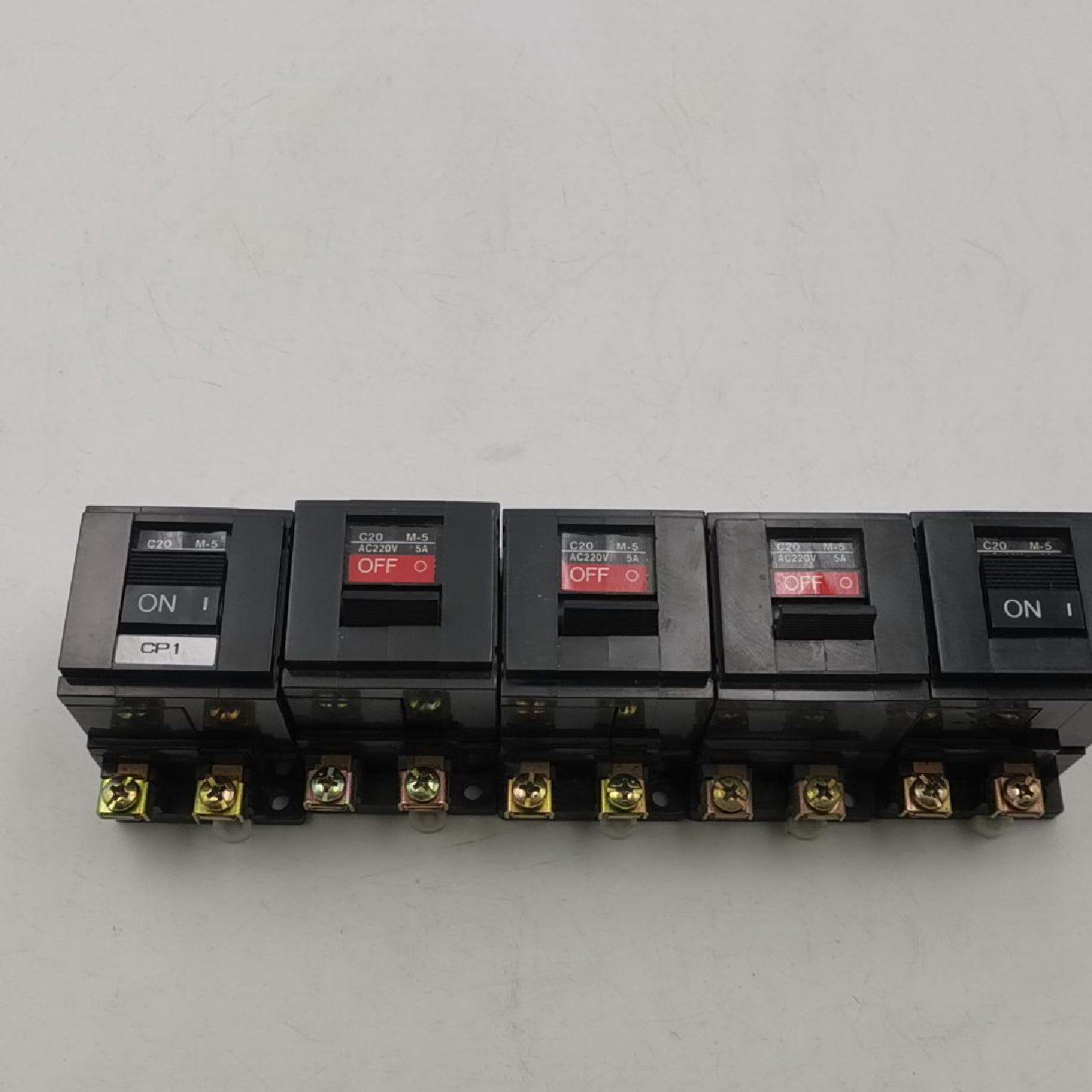 松下Matsushita CP-C断路器,型号BAC2021--议价商品