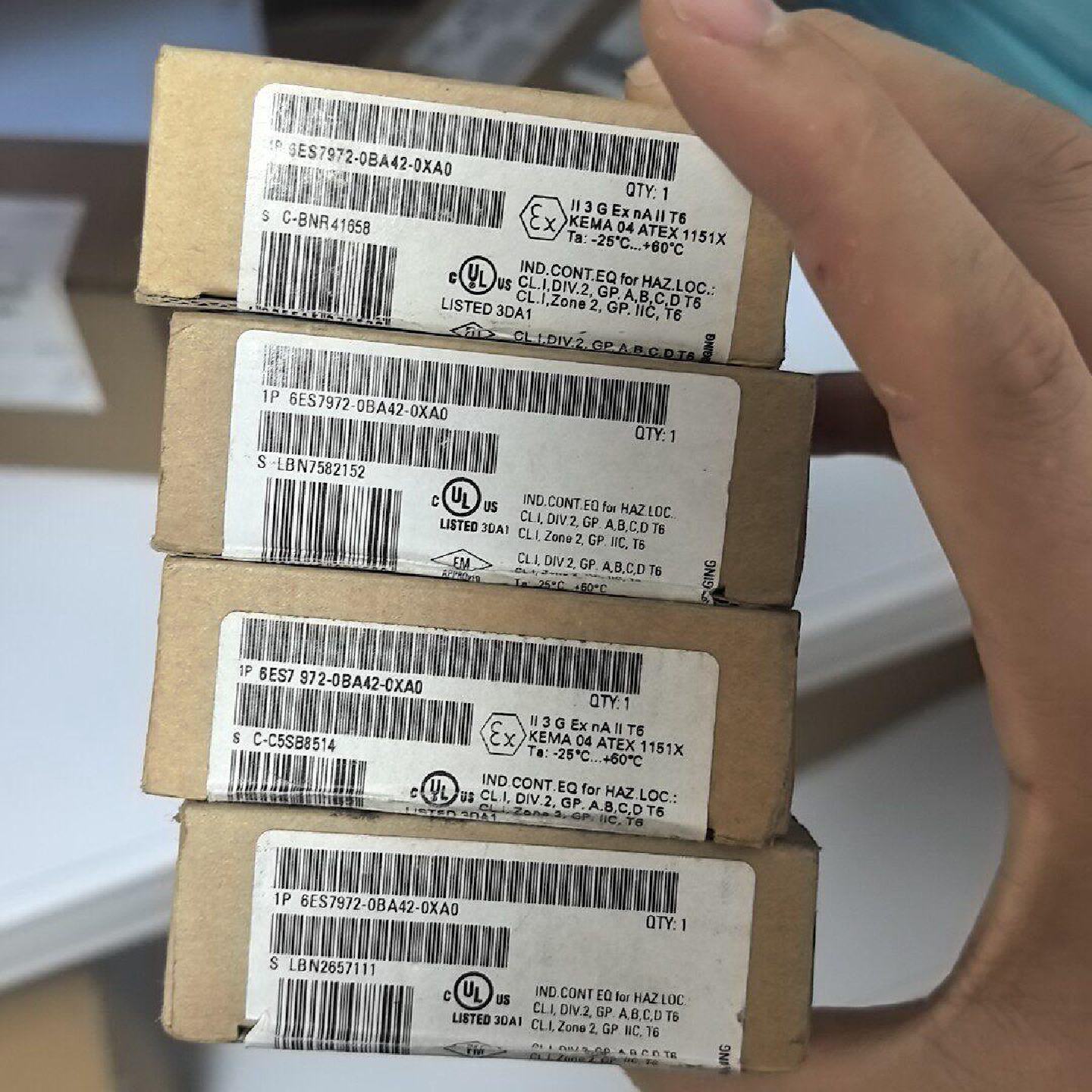 西门子DP接头6ES79720BA420XA0全新原装议价
