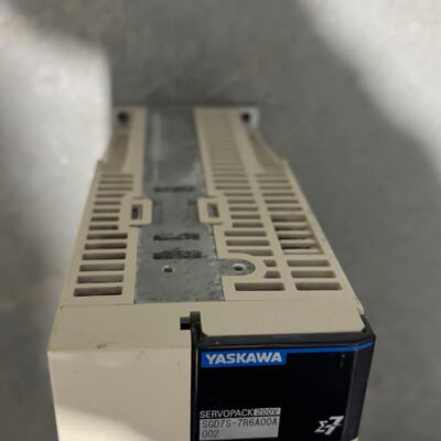 议价Yaskawa Driver Sgd7s7R6a00a002 The Color Is As Shown In