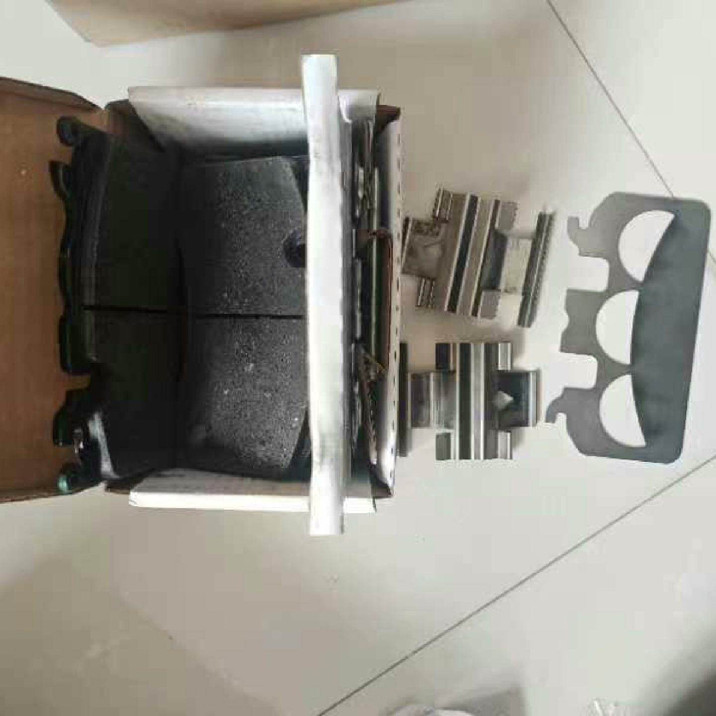 迈凯伦720前面刹车片，用了2百公里换下来—议价