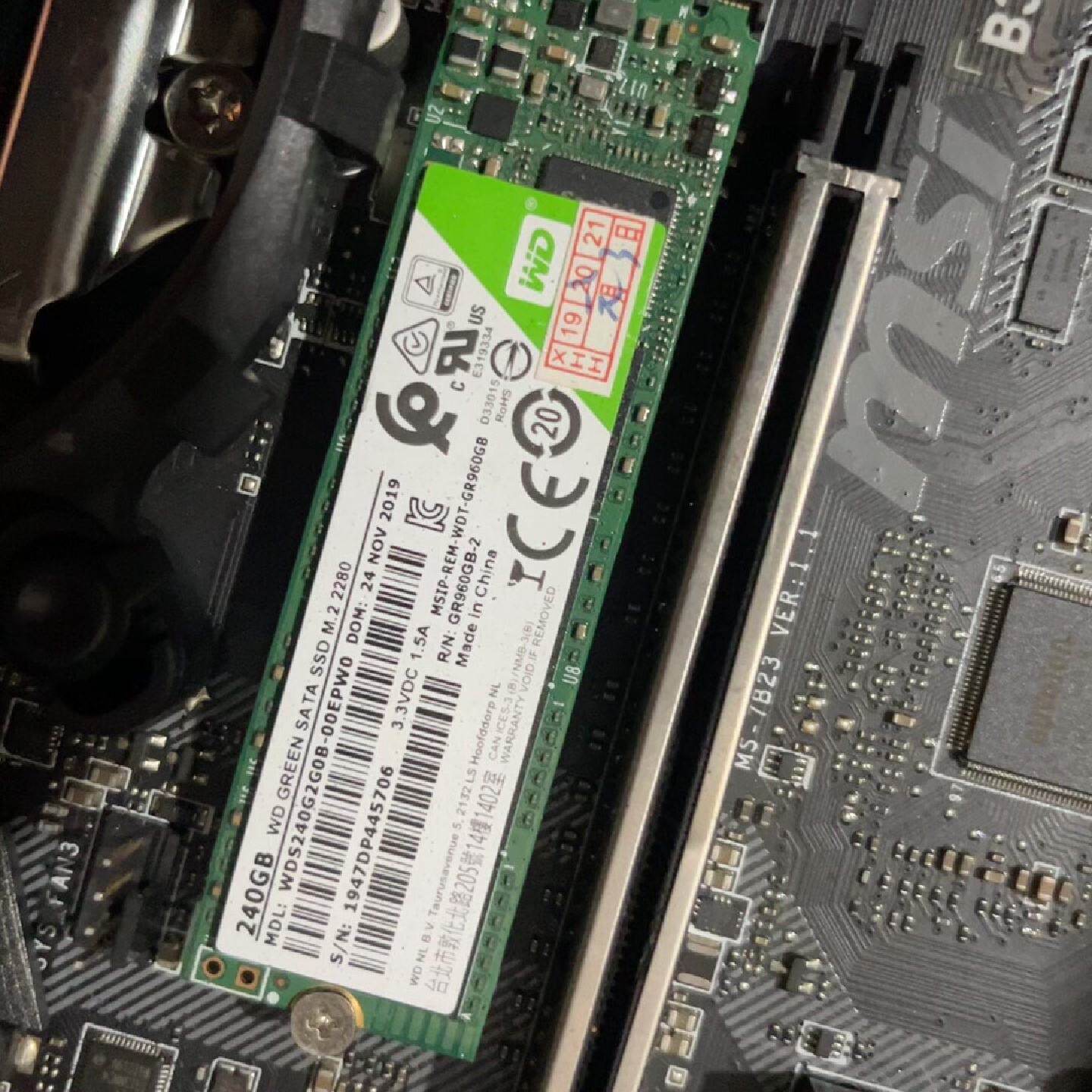 wd240g固态硬盘功能包好实物如图议价及维修！