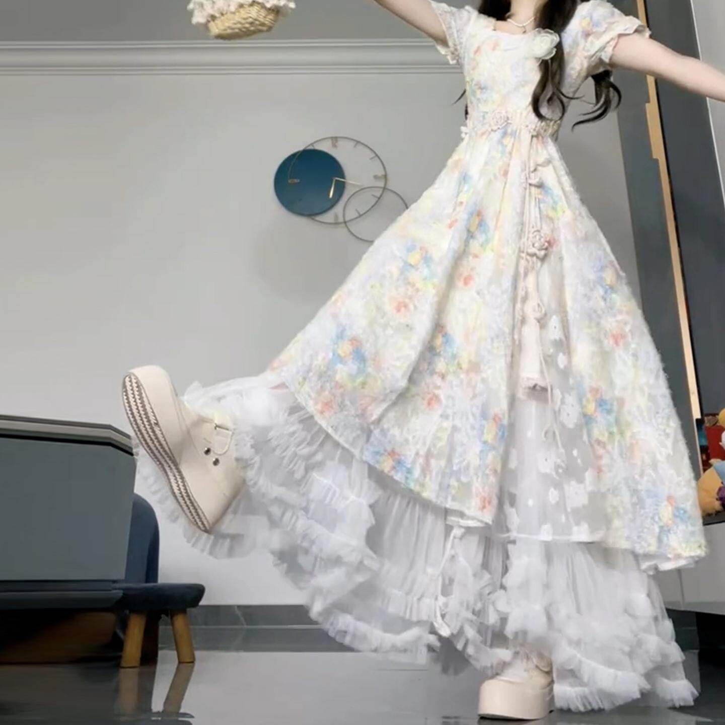 法式设计感小众方领碎花连衣裙子女装秋季2026新款巨好看掐腰长裙