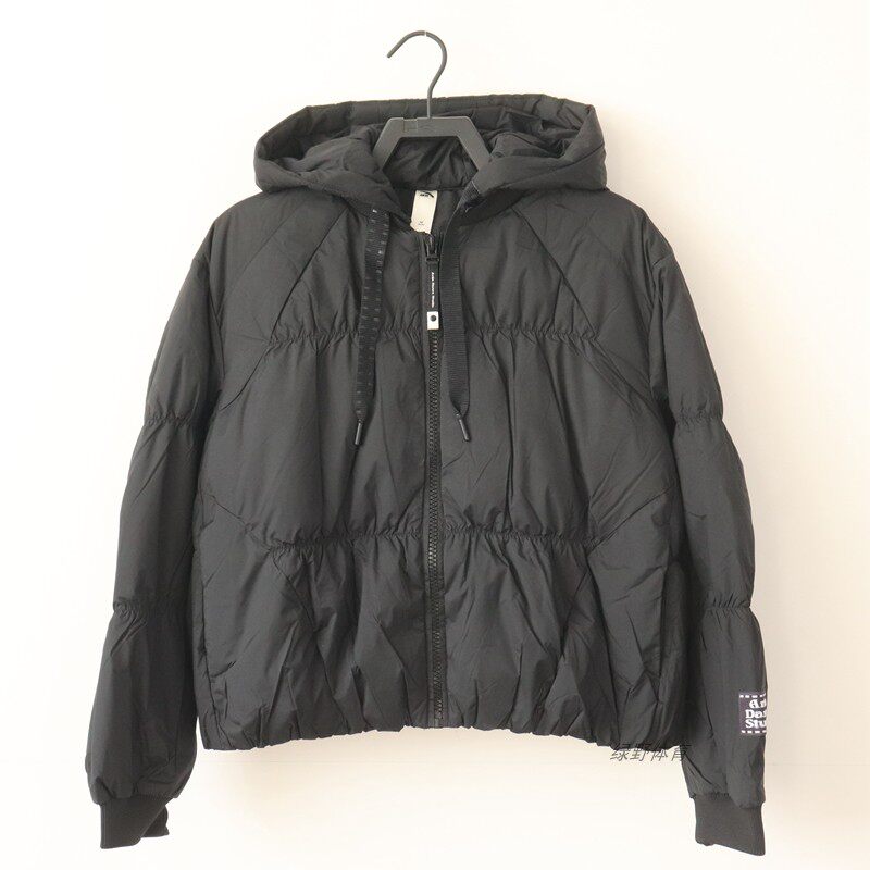 安踏女羽绒服短款防泼水连帽时尚百搭外套保暖运动上衣162448910