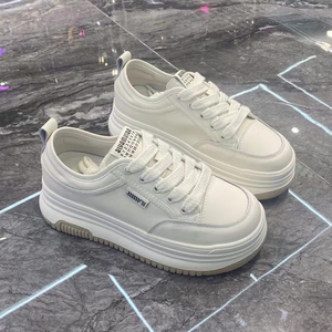 真皮厚底小白鞋女2023早秋新款溶解松糕运动休闲板鞋超轻防滑单鞋