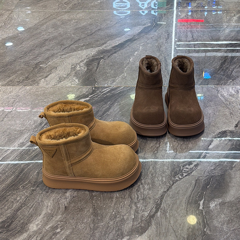 时髦简单版加厚雪地靴防滑显脚小