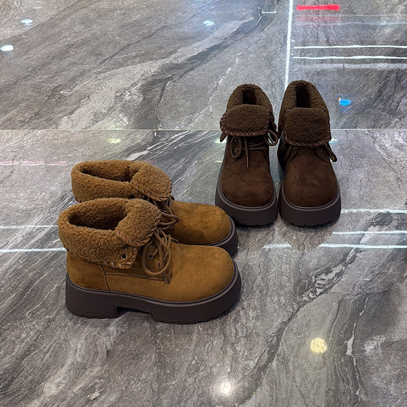 时髦百搭秋冬氛围马丁靴轻便加厚