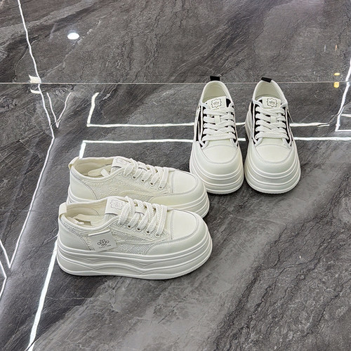 轻便舒适百搭松糕板鞋透气不闷脚