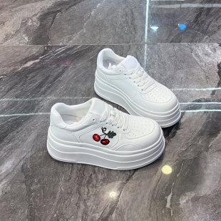 真皮刺绣厚底小白鞋女2026春款小个子6cm松糕板鞋百搭韩版休闲鞋