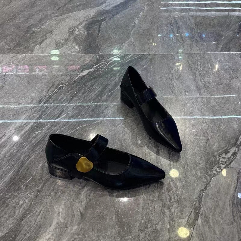 法式粗跟魔术贴浅口单鞋女2025春季新款尖头洋气百搭玛丽珍小皮鞋