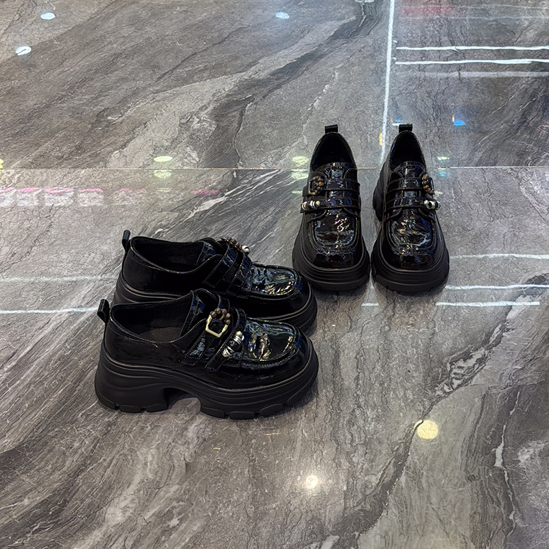 洋气漆皮粗跟小皮鞋超轻乐福鞋