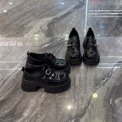 洋气漆皮粗跟小皮鞋超轻乐福鞋