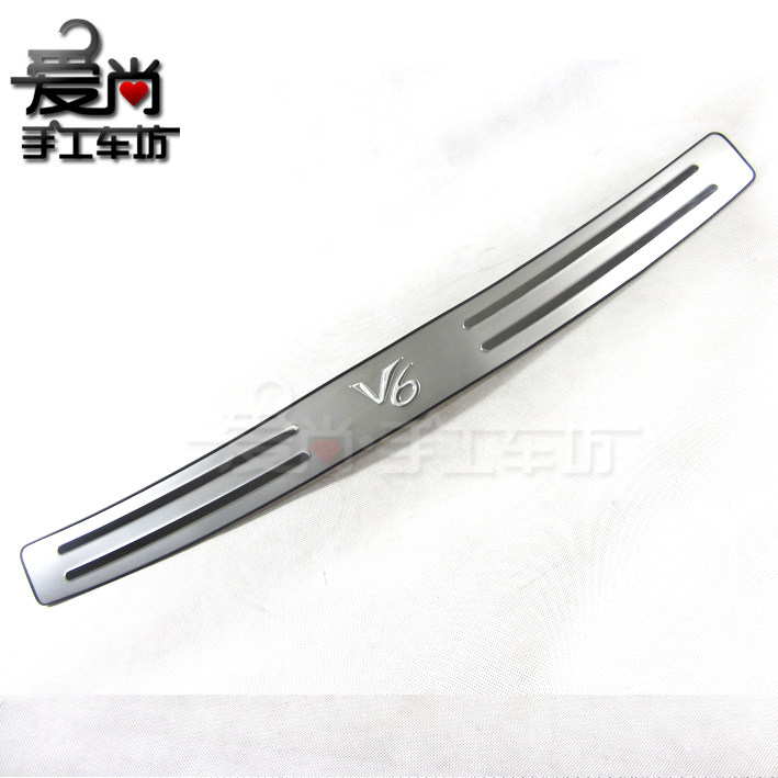 东南菱仕V6专用不锈钢后护板后杠踏板 V6改装 行李尾箱防护板