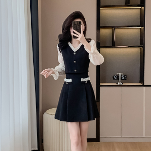 V领复古收腰显瘦假两件套装 高级感小黑裙 新款 小个子连衣裙女春季