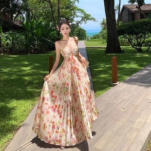碎花挂脖连衣裙海边度假风沙滩裙绝美拍照氛围感大露背长裙子 法式