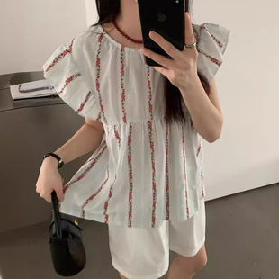 新款 衬衫 自留推荐 碎花刺绣飞飞袖 女秋夏圆领套头 韩版 阿more