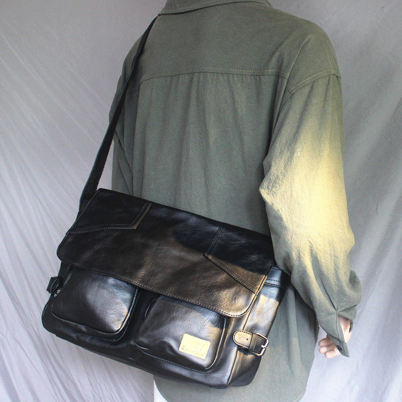 潮牌斜挎包男士大容量日系工装包邮差包休闲百搭单肩包学生背包大