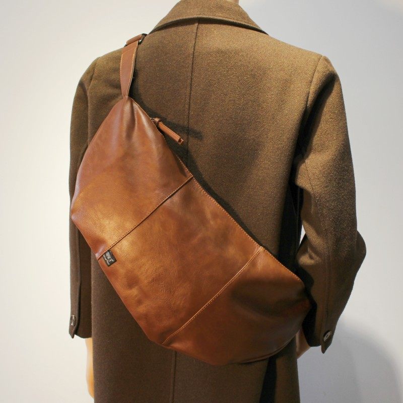 threebox牛角包潮休闲大容量胸包