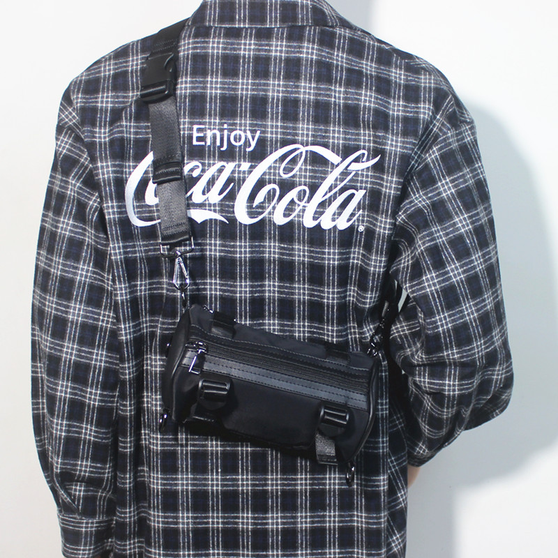 大容量斜挎包港风机能包男工装包