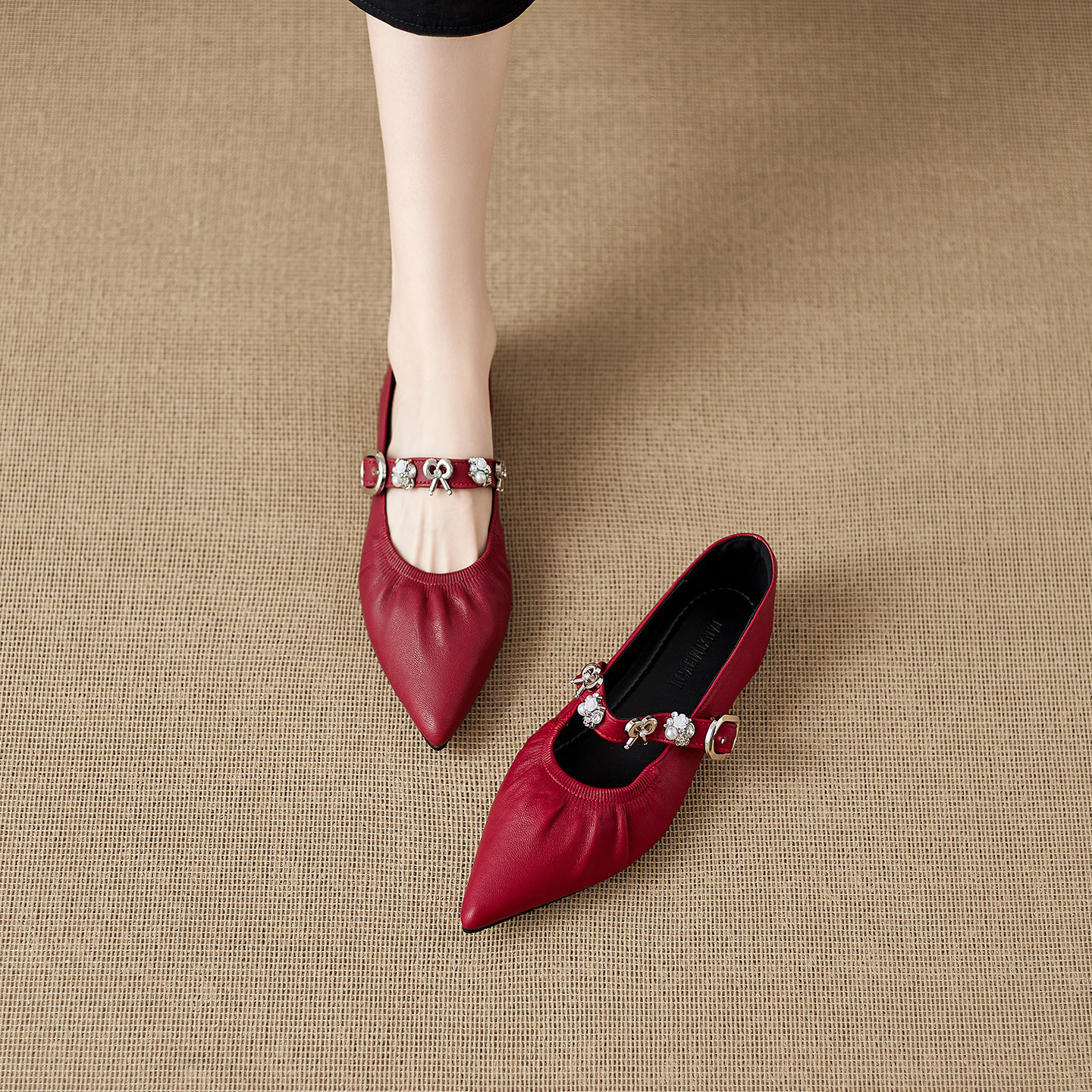 羊皮版新款法式复古风尖头玛丽珍鞋女红色水钻一字带平底浅口单鞋,女鞋,浅口单鞋,淘宝优惠券,粉丝福利购,淘宝优惠卷