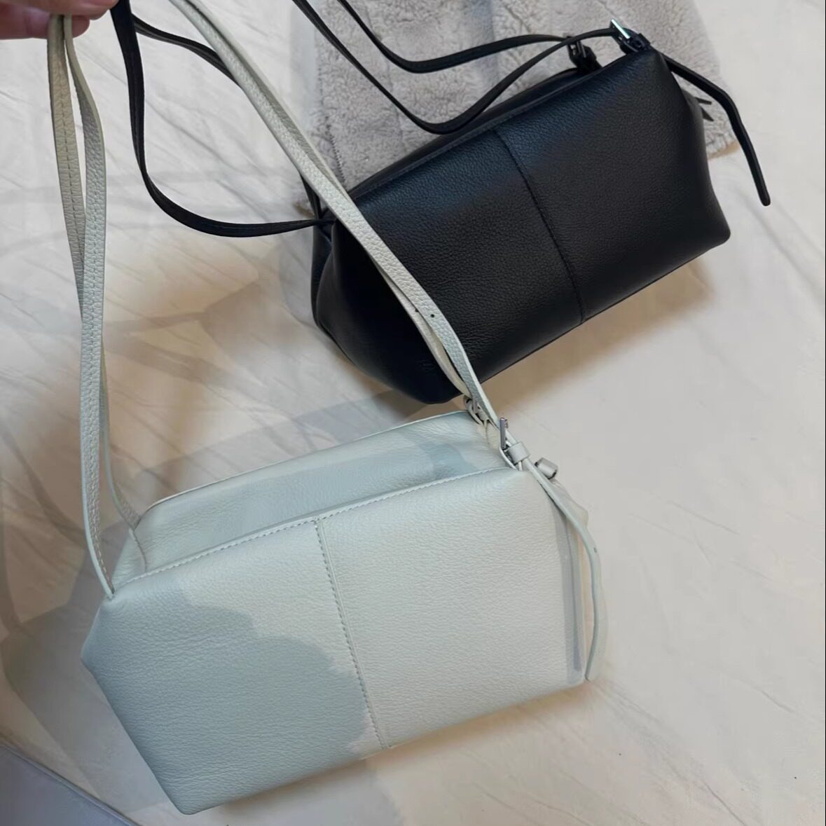 欧韩头层牛皮hobo质感枕头吐司包2026新款单肩腋下女包通勤斜挎包