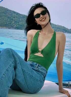 泳衣女2023新款气质款绿色三角连体性感深V显瘦遮肚小胸温泉度假