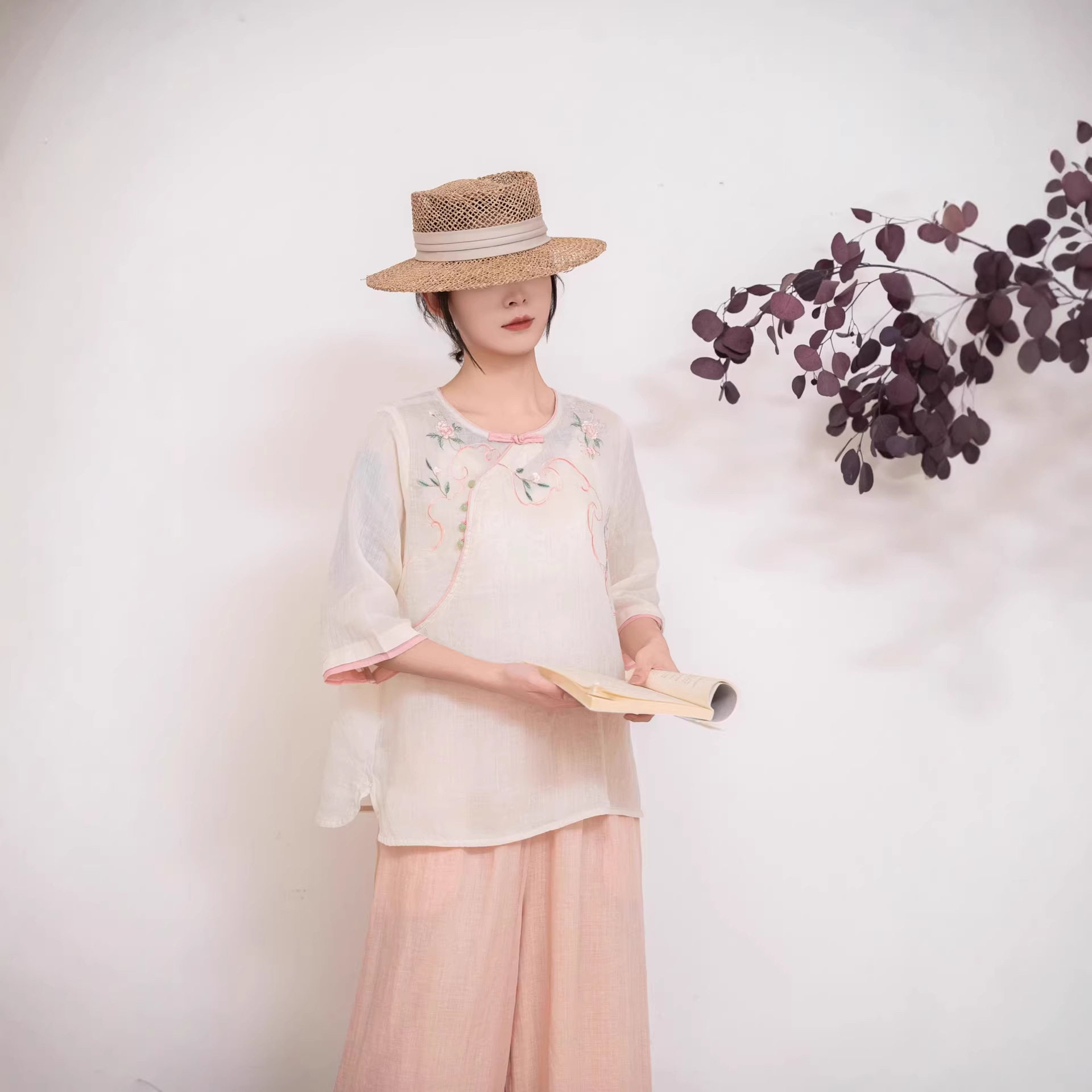 园园美衣复古文艺苎麻刺绣小衫2026新款圆领国风上衣女装