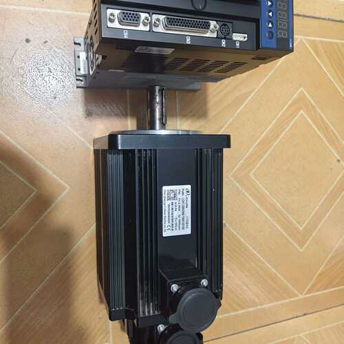 《议价商品》2.3kw新力川伺服电机LCDB2-233002-MB1