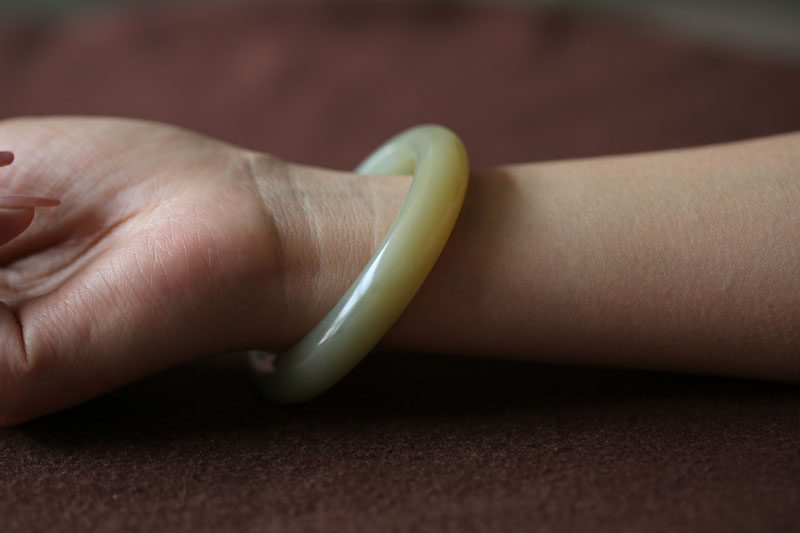【糖半甜】天然和田玉老俄料糖玉扁条镯一枚52MM