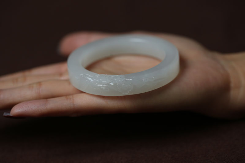 【梅花落】天然和田玉白玉精工雕刻梅花方条手镯一枚 52MM收藏品