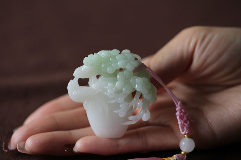 【喜上眉梢】天然和田玉青海翠梅花，喜鹊，书压，包挂，把件