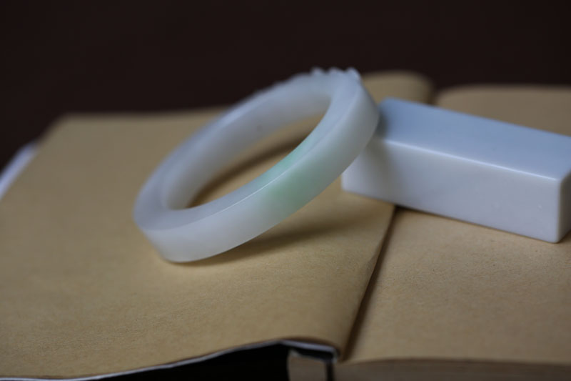 【盛世青莲】天然和田玉青海翠精雕荷花方条手镯一枚57MM【收藏品