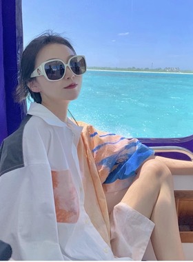 三亚泰国多巴胺旅游穿搭海边度假沙滩拍照防晒衬衫连衣裙超仙女夏