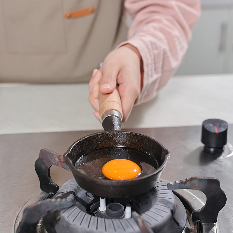 日本铸铁迷你煎蛋锅做蛋饺神器家用平底不沾锅小号热油专用小油锅