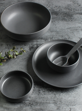 陶瓷餐具盘碗碟套装亚光深灰色平盘家用牛排盘北欧风意面盘碗碟子