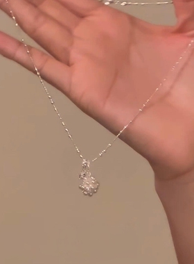 白色仿珍珠绣球花项链女精致百搭