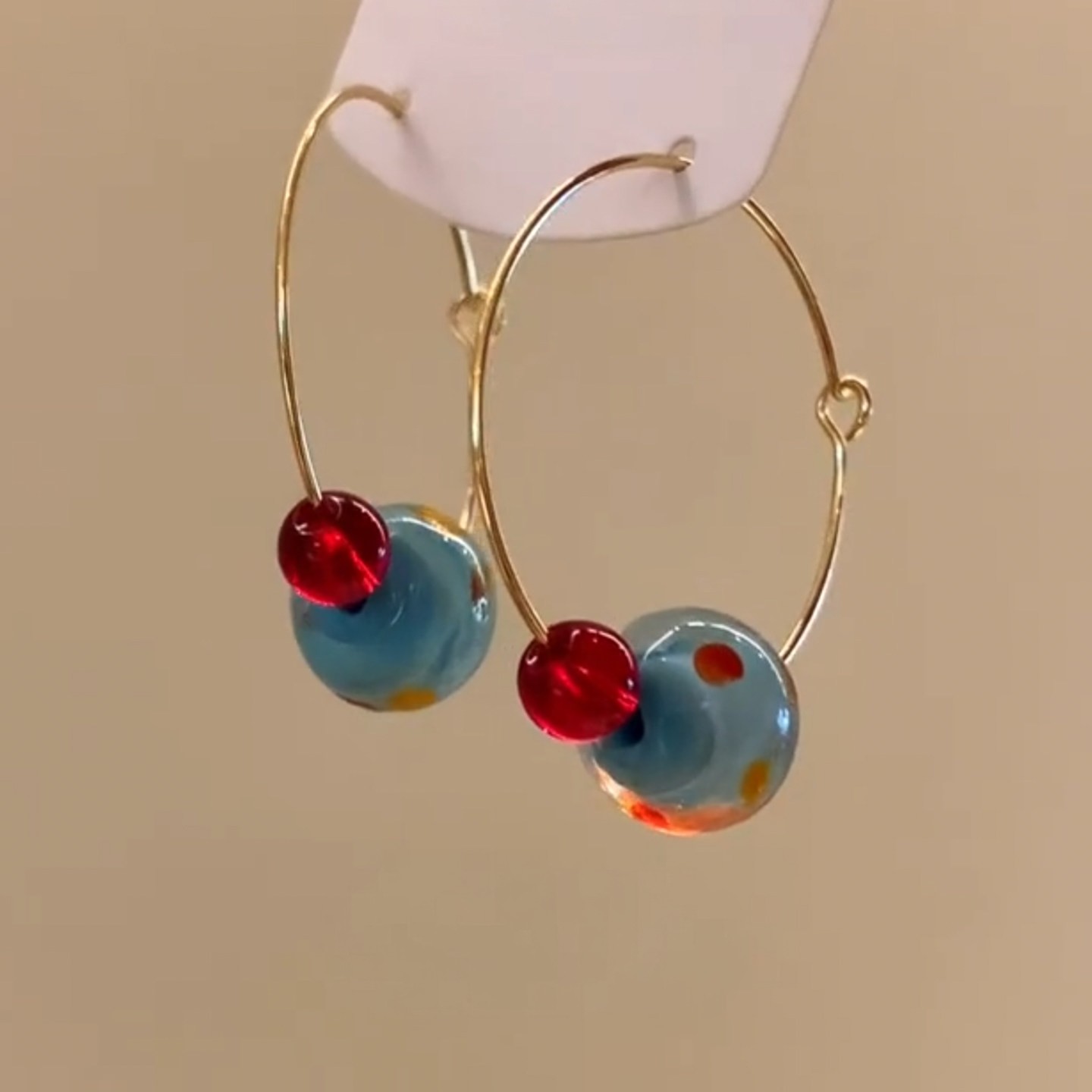 复古港风红蓝撞色波点球球耳圈女轻奢高级感耳环显脸小方圆脸耳饰