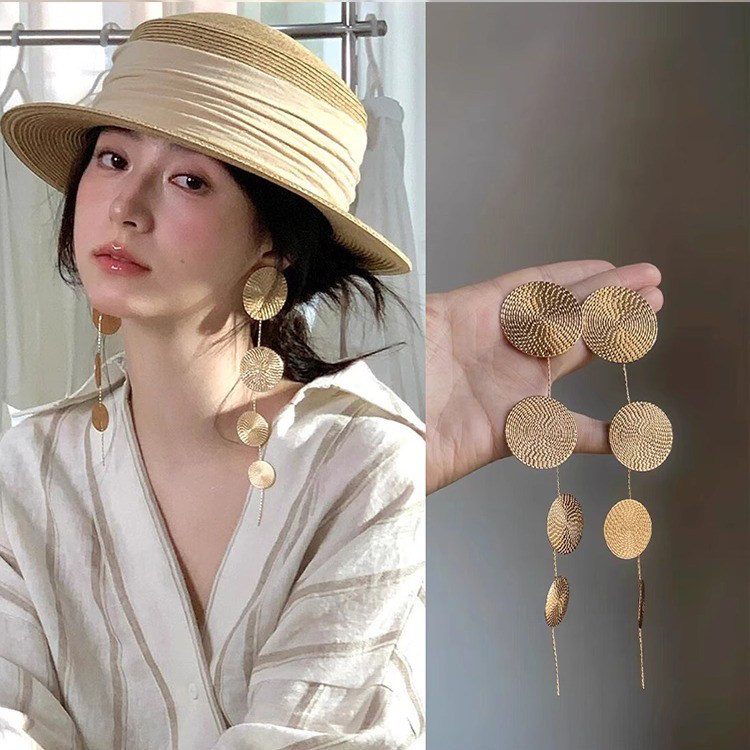 老錢風金色圓片長款流蘇耳環