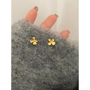 金色桂花耳钉女2026新款小众设计耳环轻奢高级感气质百搭绝美耳饰