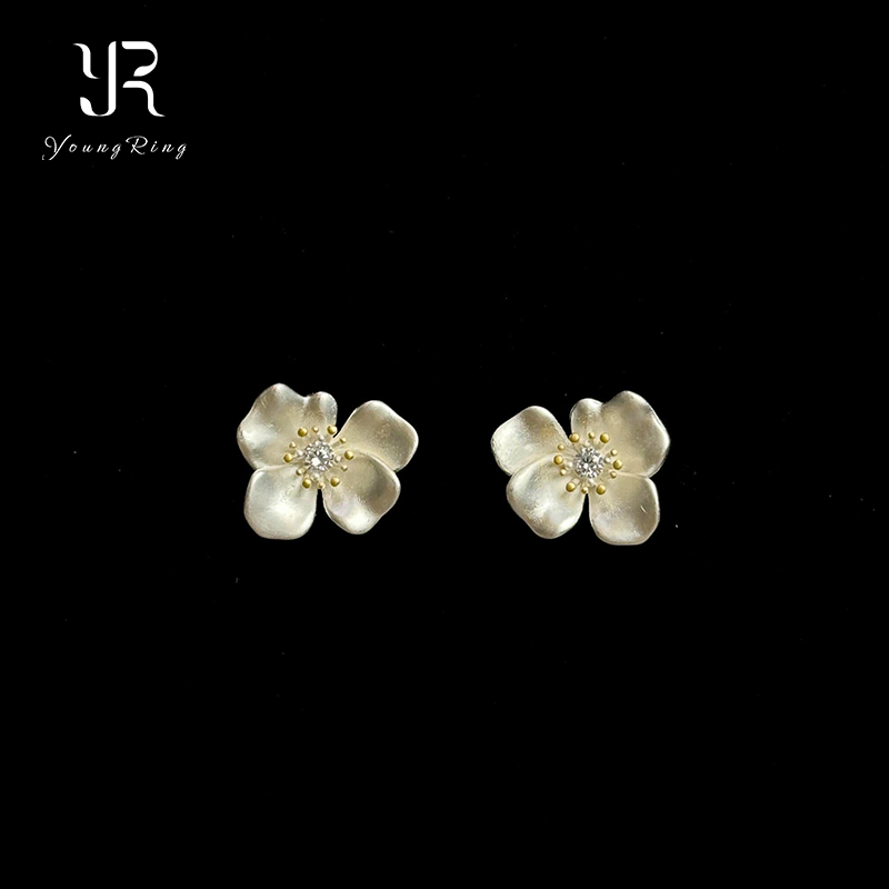法式复古奶油白色花朵耳钉女轻奢高级感气质大气耳饰独特漂亮耳环,饰品/流行首饰/时尚饰品新,耳钉,淘宝优惠券,粉丝福利购,淘宝优惠卷