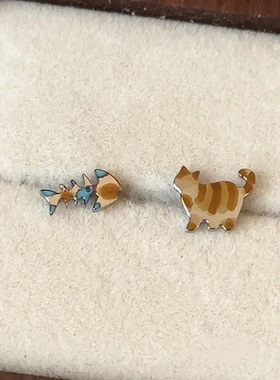 甜酷风棕色系可爱小猫鱼干耳钉